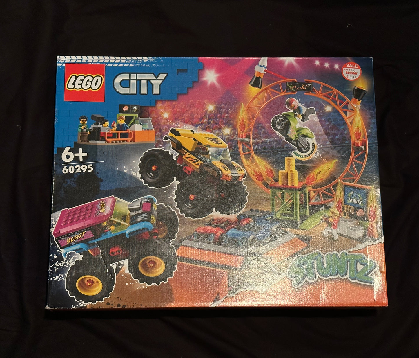 LEGO 60295 City Stunt Show Arena - Thrilling Stunt Show Arena